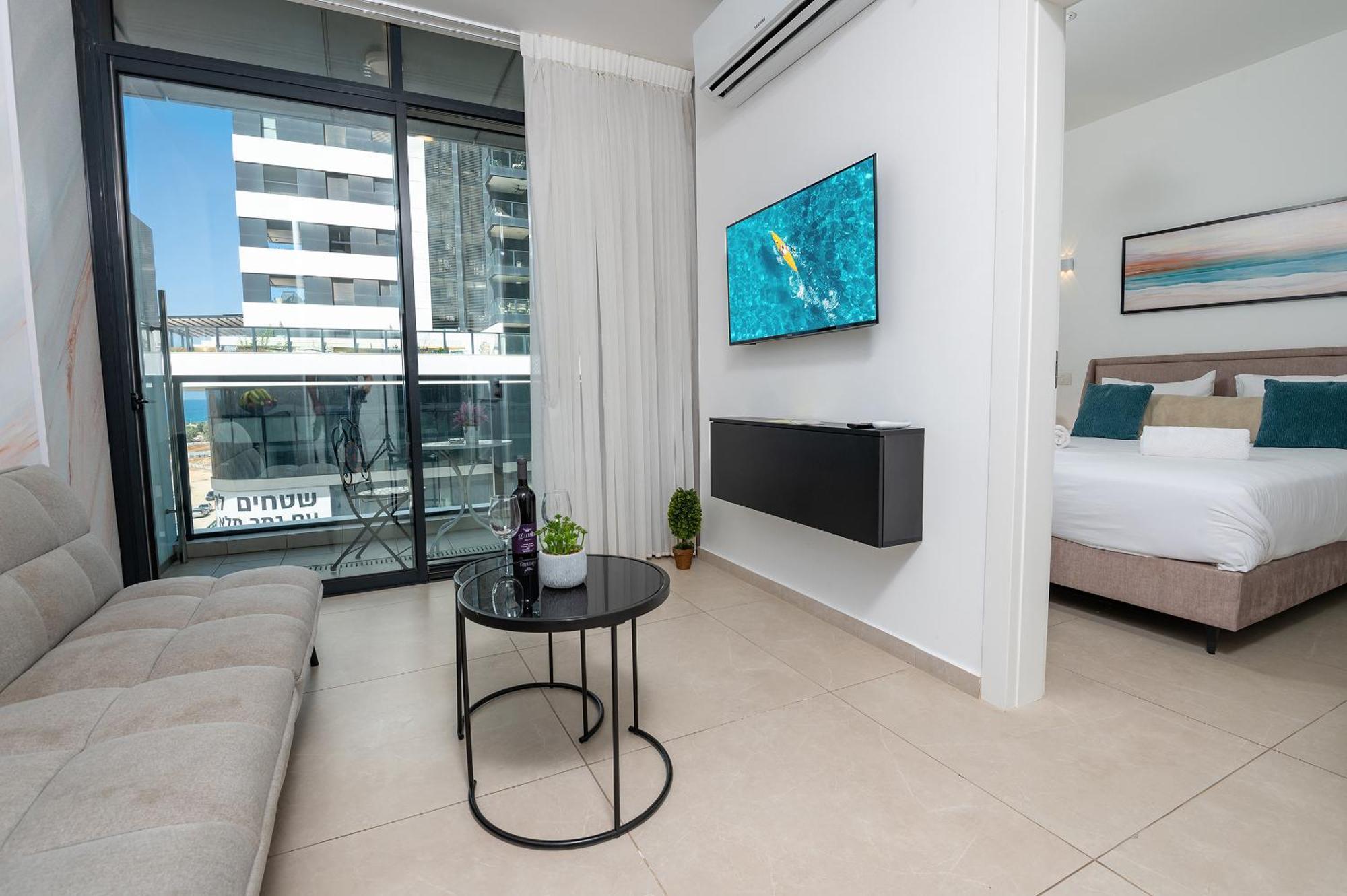 Hi-Yam Seaview Apartments & Suites - יש ממ"ד Bat Yam Exterior photo